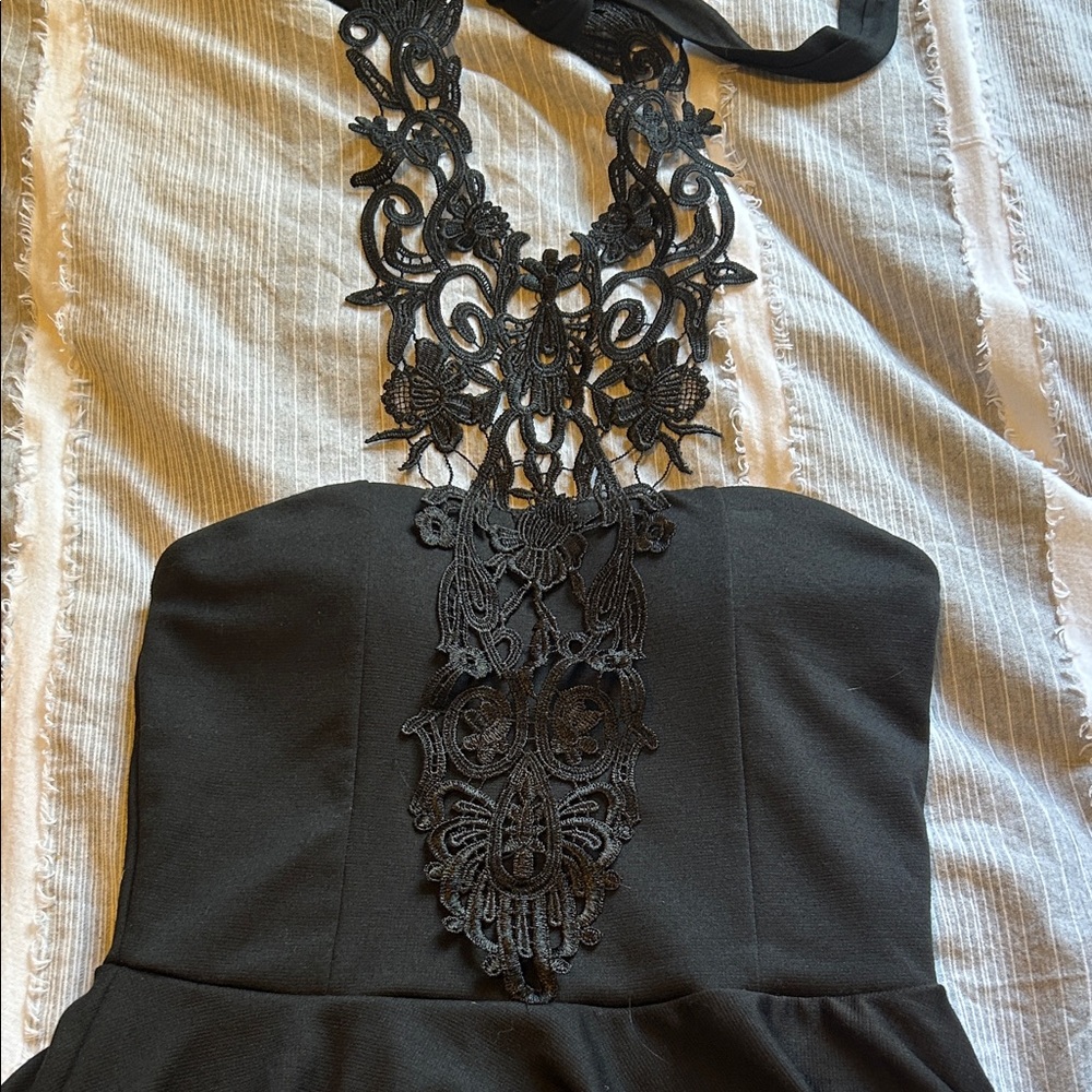 Windsor Black strapless Lace Halter detail  peplum Lace Mini Dress - Picture 13 of 16